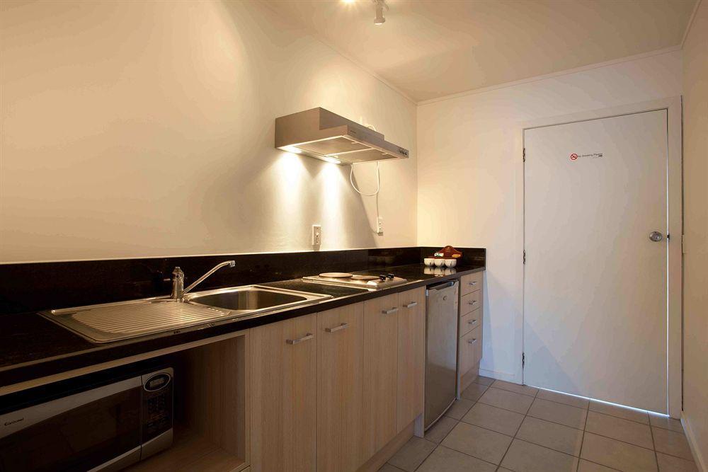 Hostel Kiwi Airport Backpackers Auckland Exterior foto
