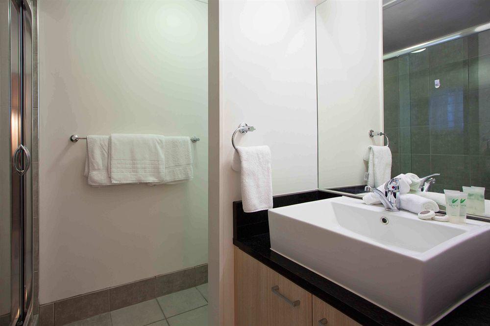 Hostel Kiwi Airport Backpackers Auckland Exterior foto