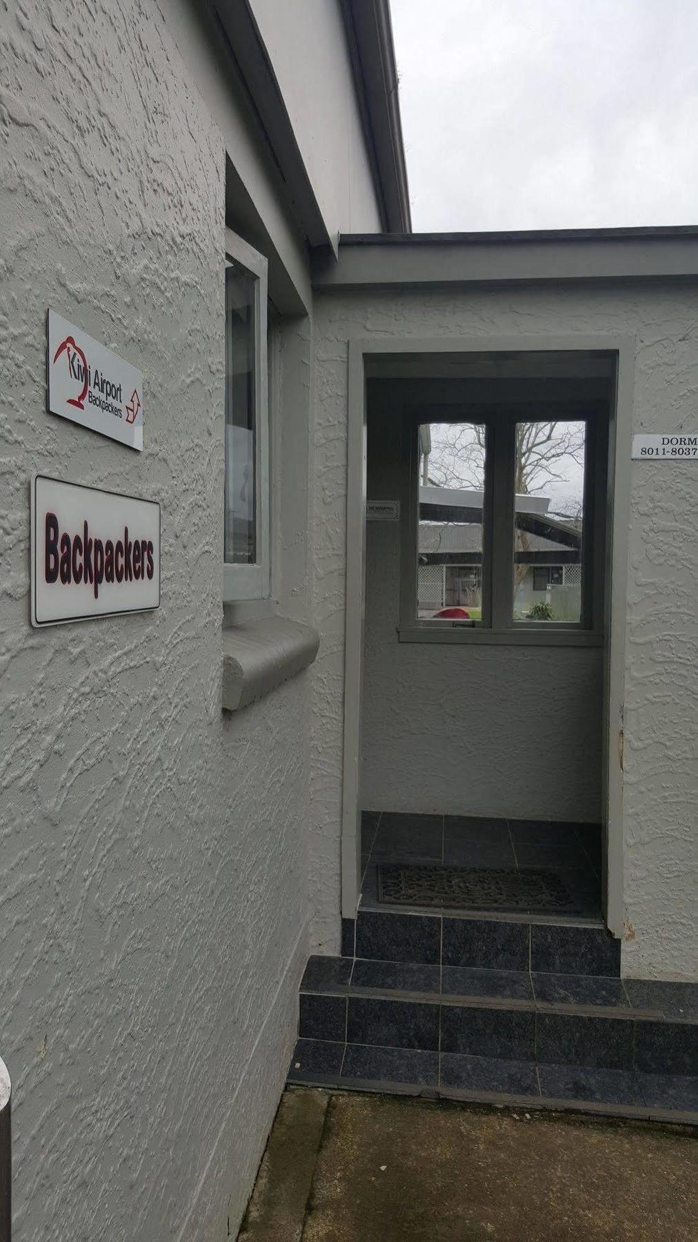 Hostel Kiwi Airport Backpackers Auckland Exterior foto